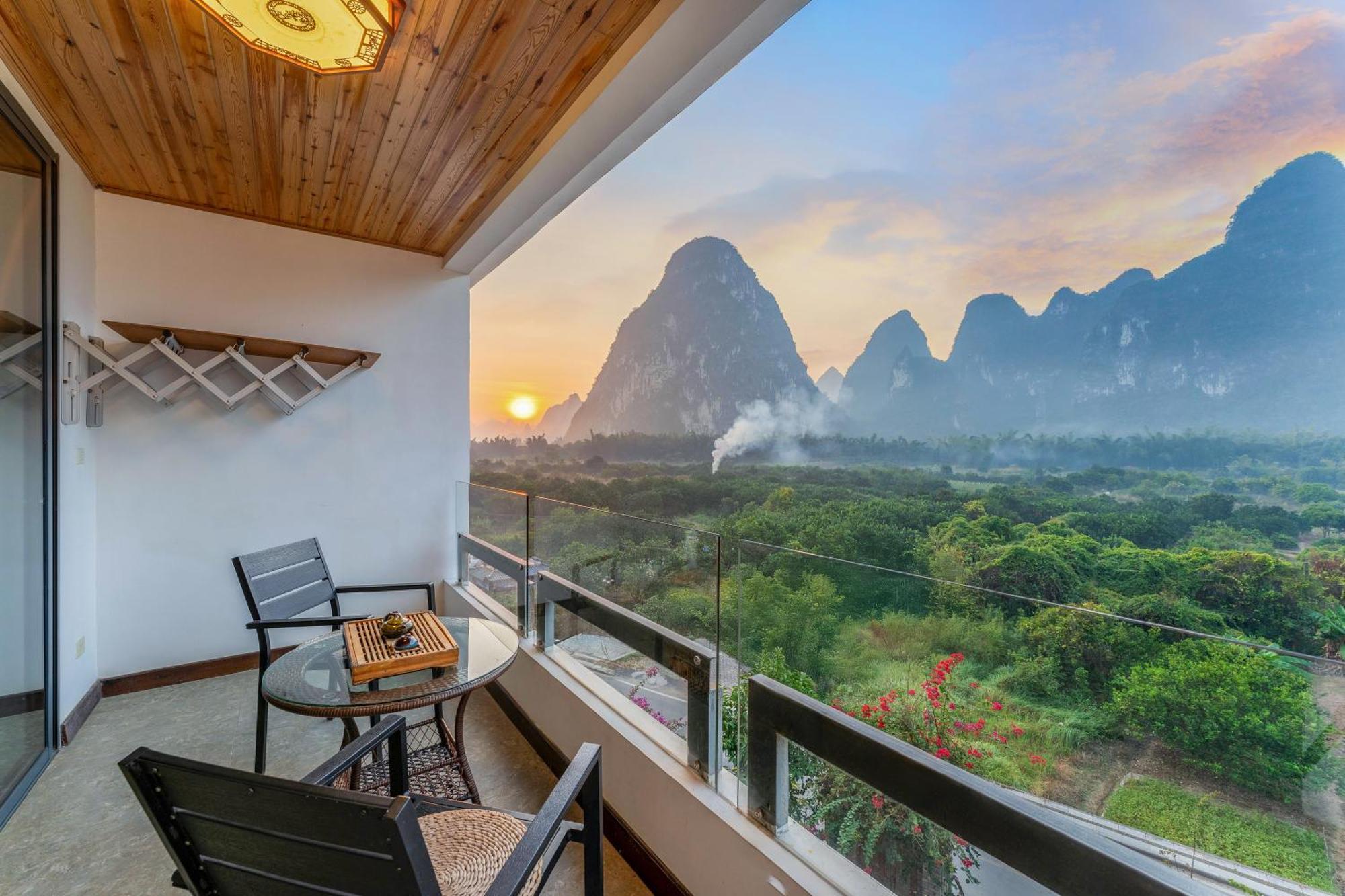 Leisure Courtyard Hotel Yangshuo-Free Shuttle Bus To Yangshuo Station Stay 2 Nights One Way 외부 사진