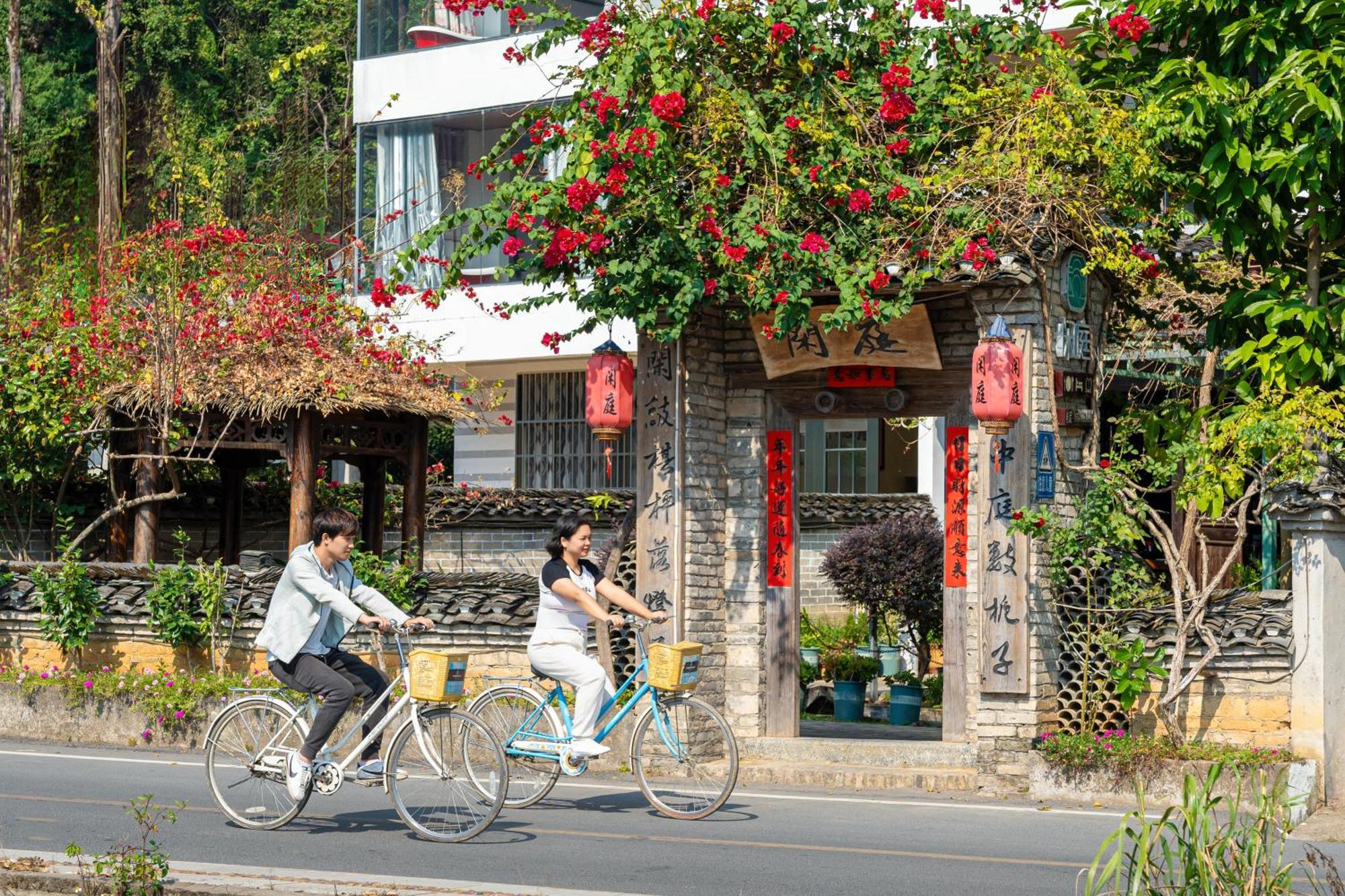 Leisure Courtyard Hotel Yangshuo-Free Shuttle Bus To Yangshuo Station Stay 2 Nights One Way 외부 사진
