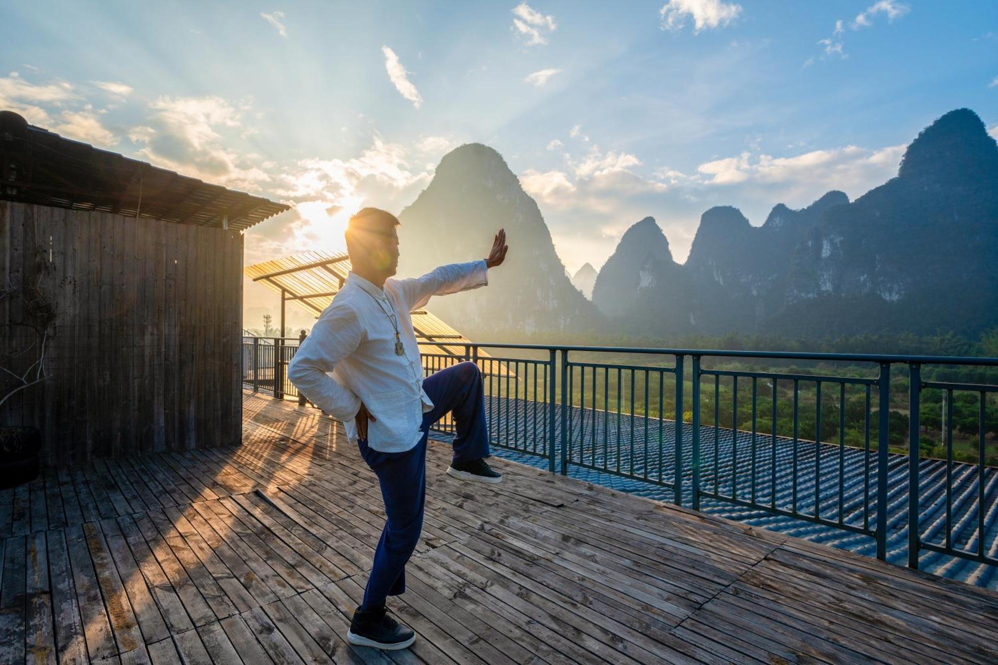 Leisure Courtyard Hotel Yangshuo-Free Shuttle Bus To Yangshuo Station Stay 2 Nights One Way 외부 사진