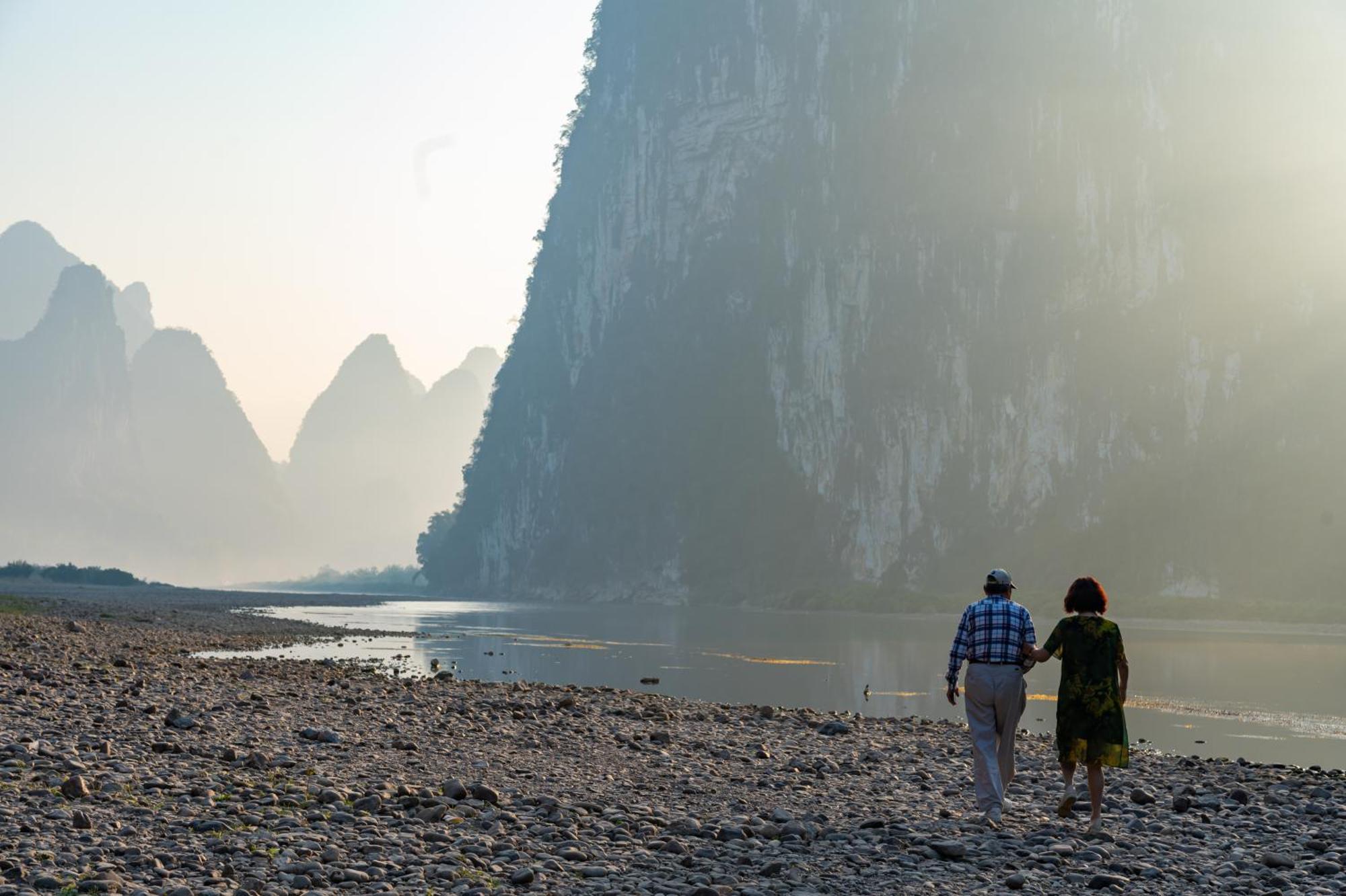 Leisure Courtyard Hotel Yangshuo-Free Shuttle Bus To Yangshuo Station Stay 2 Nights One Way 외부 사진