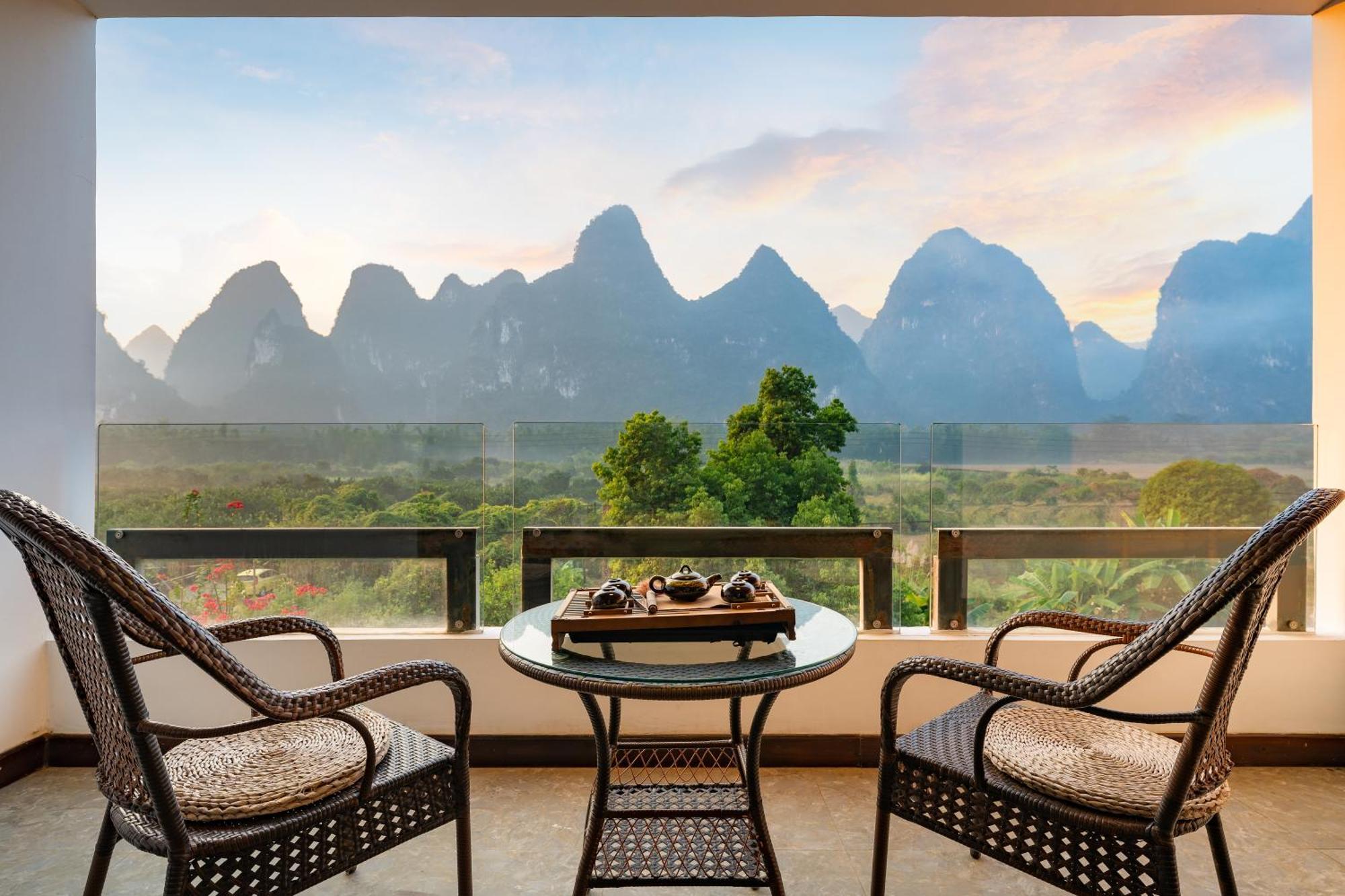 Leisure Courtyard Hotel Yangshuo-Free Shuttle Bus To Yangshuo Station Stay 2 Nights One Way 외부 사진