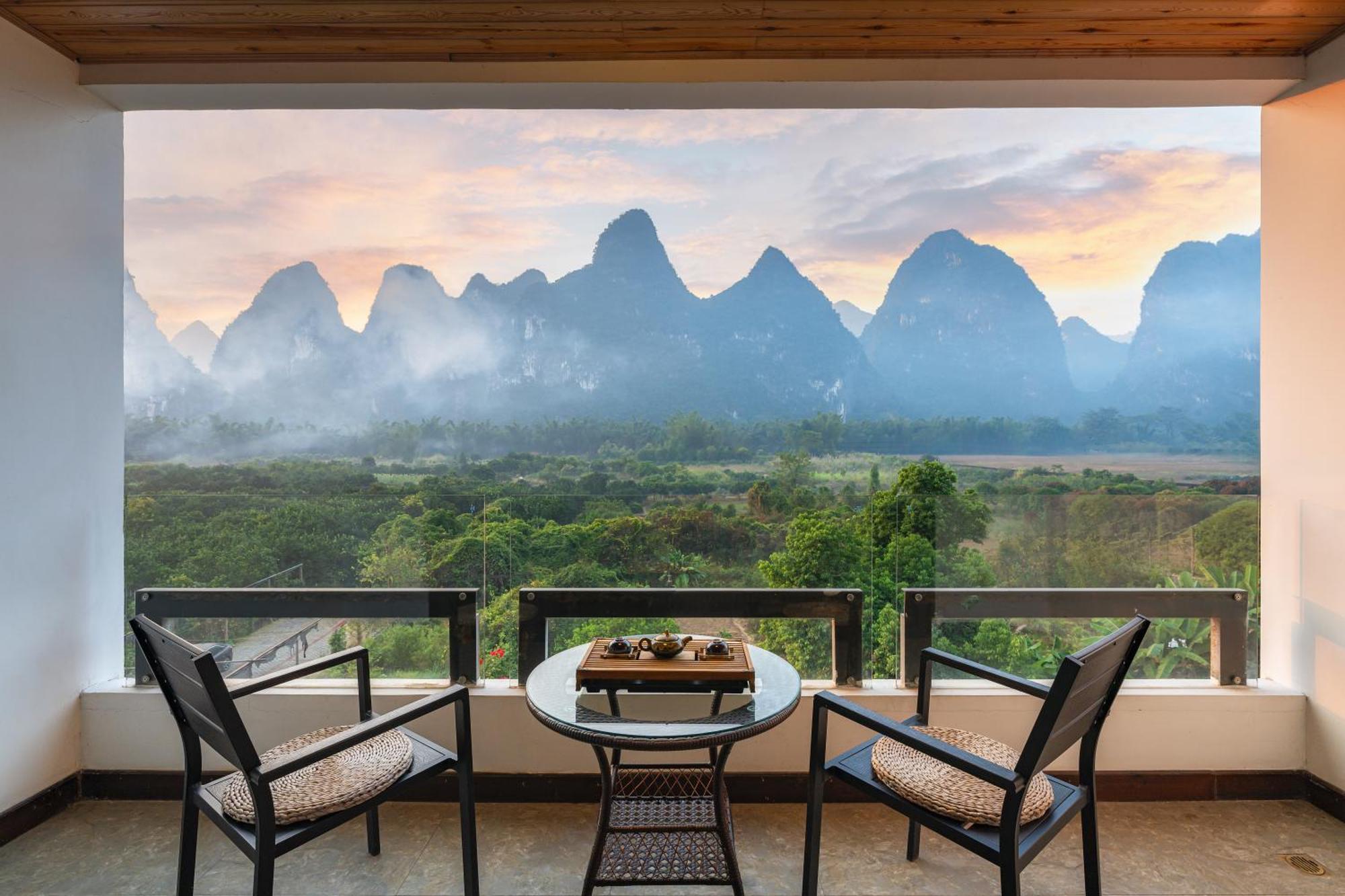 Leisure Courtyard Hotel Yangshuo-Free Shuttle Bus To Yangshuo Station Stay 2 Nights One Way 외부 사진
