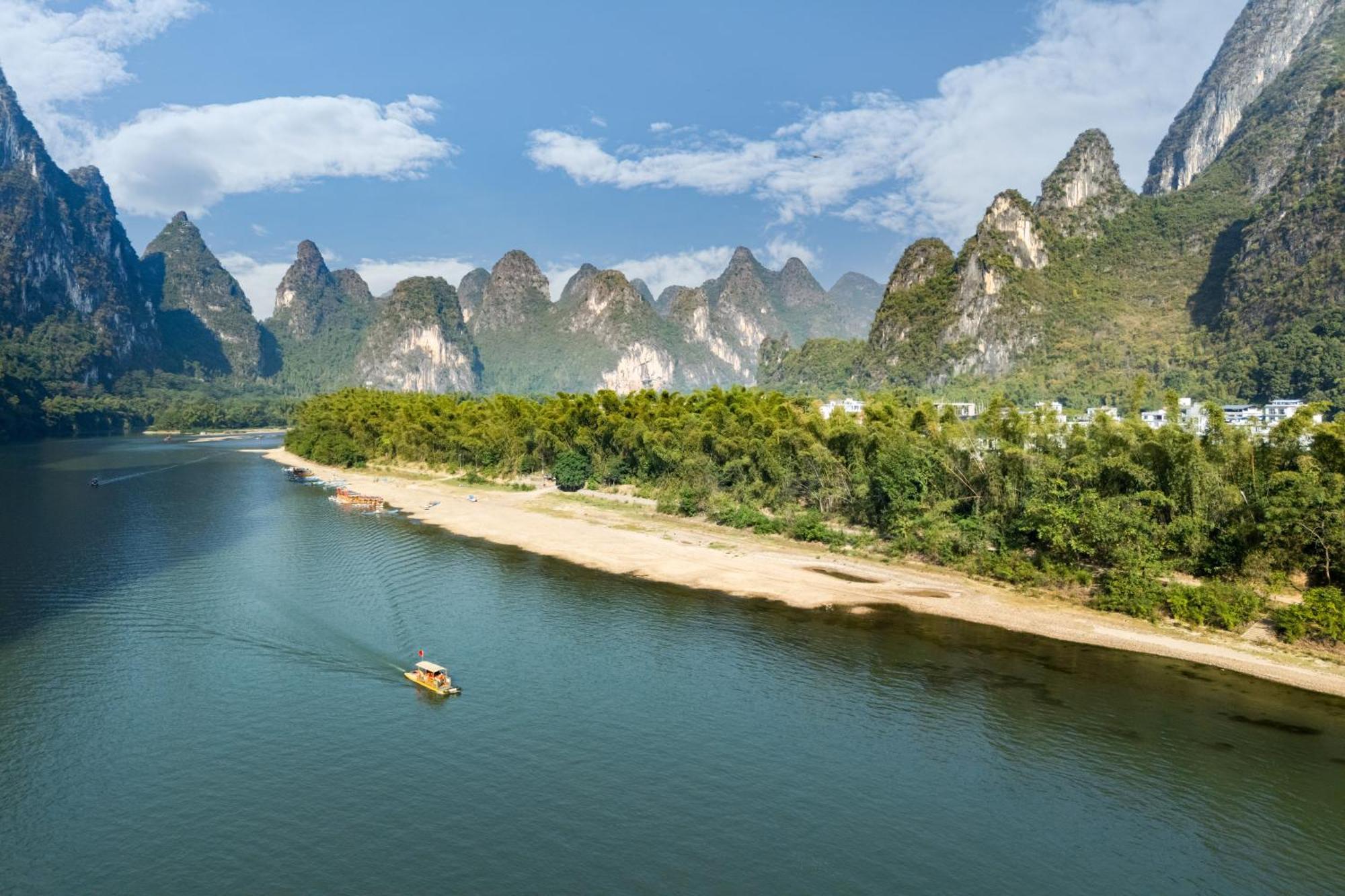 Leisure Courtyard Hotel Yangshuo-Free Shuttle Bus To Yangshuo Station Stay 2 Nights One Way 외부 사진