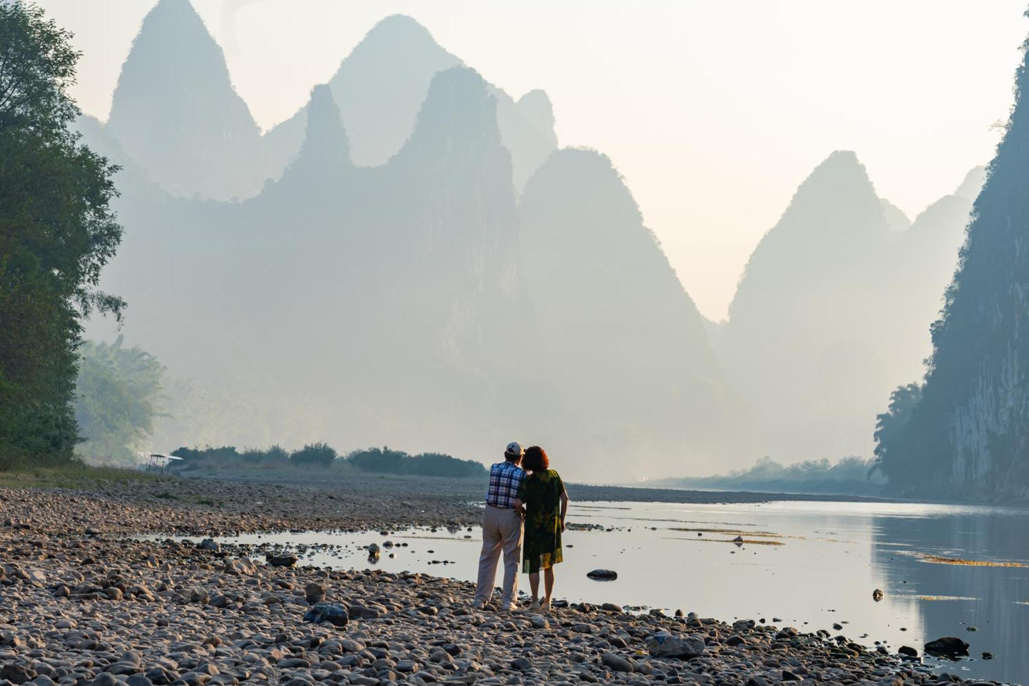 Leisure Courtyard Hotel Yangshuo-Free Shuttle Bus To Yangshuo Station Stay 2 Nights One Way 외부 사진